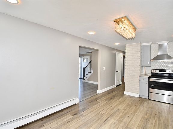4th image of 85 Orchard St