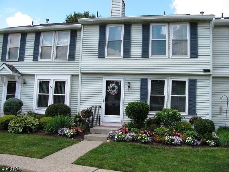 1st image of 24 BEN FRANKLIN DR