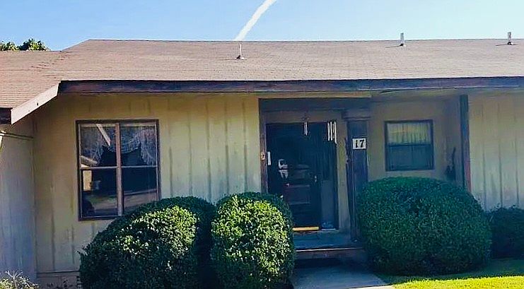 1st image of 17 Eleanor Ln