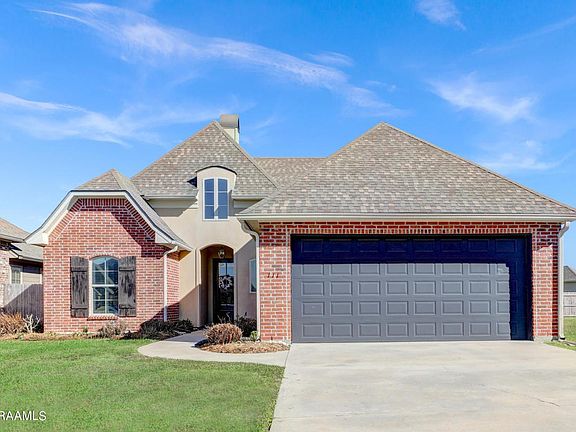 3rd image of 111 Scarlet Oak Dr