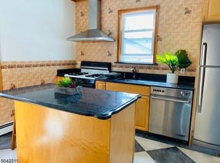 81 Beech St, Belleville, NJ 07109