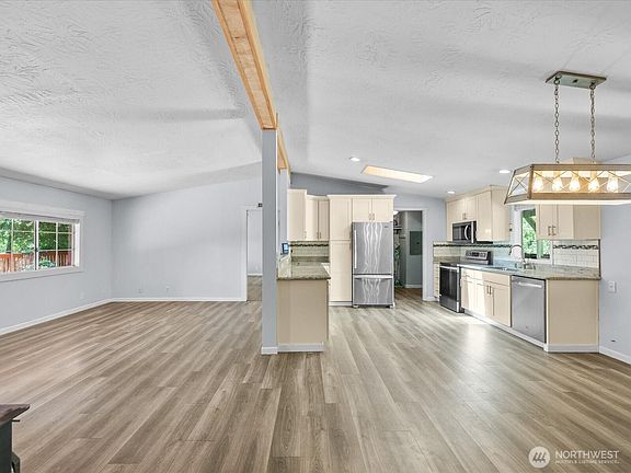 5th image of 30613 NE 183rd Street
