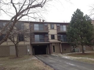 1662 Ishnala Dr APT 101, Naperville, IL 60565
