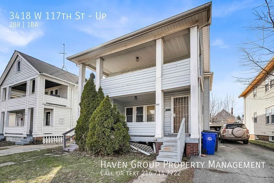 Building Photo - 3418 W 117th St #UP