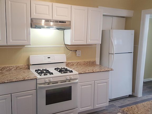2nd image of 1455 Grace Ave