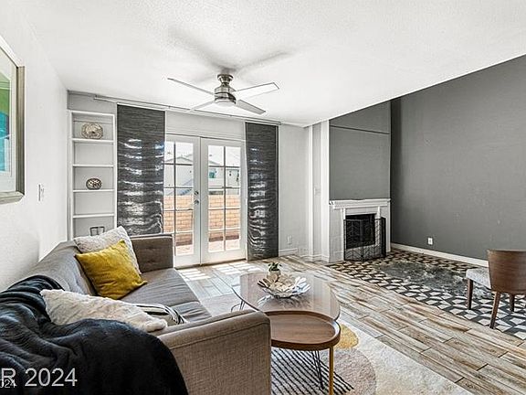 2nd image of 2863 Calle Del Oro