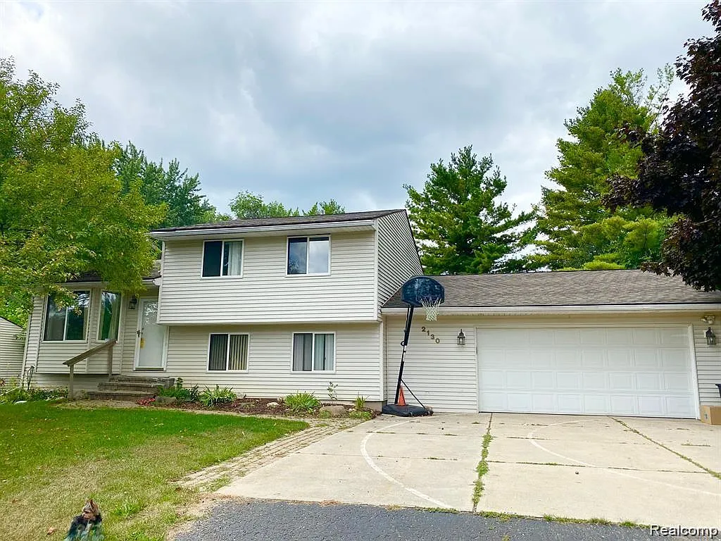 2130 Aldwin Dr photo 1