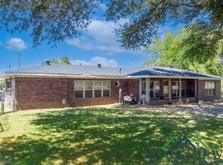901 Vesta Ave, Gladewater, TX 75647