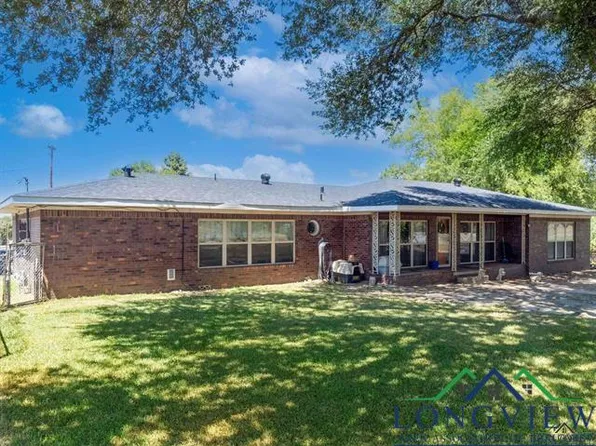 901 Vesta Ave, Gladewater, TX 75647