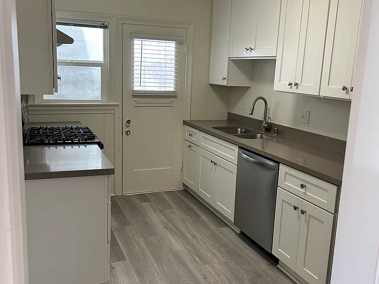 3772 Park Blvd #8 — Photo 4