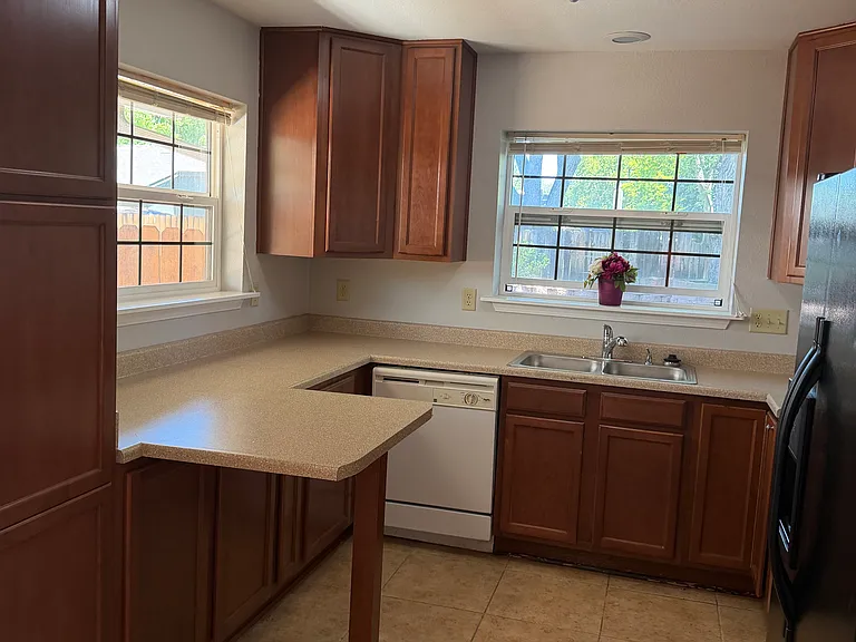 840 Singingwood Dr — Photo 32