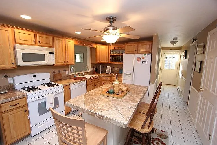 4 bed, $6,000 — Photo 4