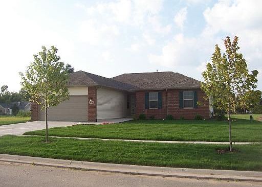 1st image of 140 Primrose Dr