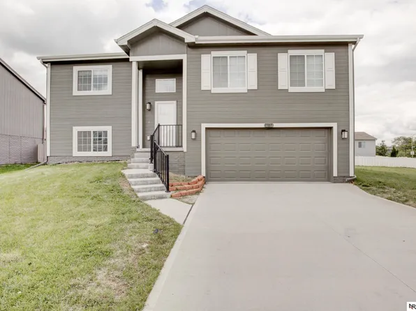 7707 N 88th St, Omaha, NE 68122