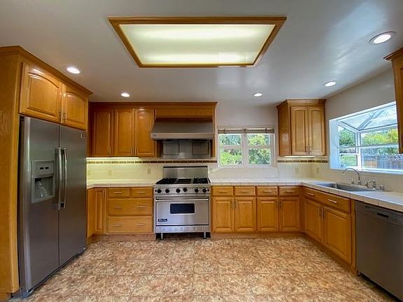 5th image of 4217 Pomona Ave