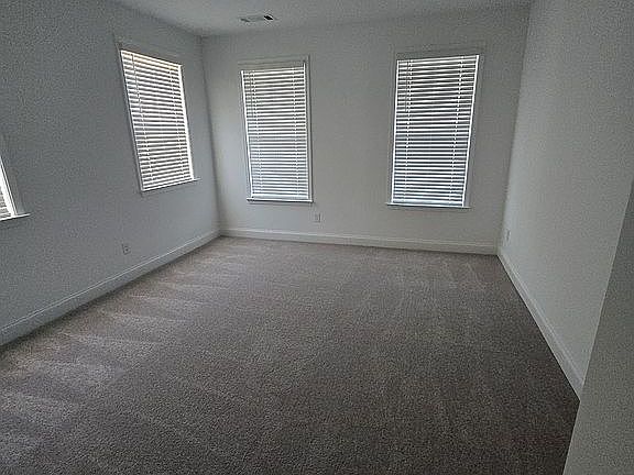 4th image of 340 Meacham Ct