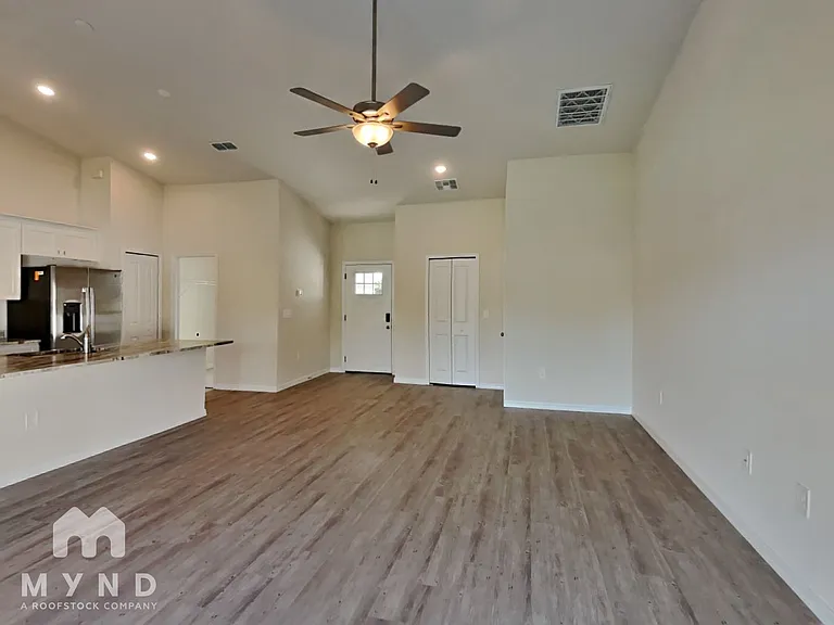 2194 Brancusi Ave — Photo 5