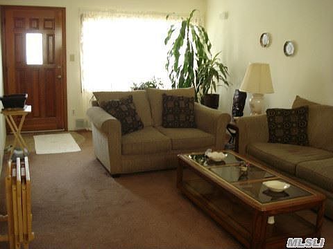 2nd image of 32 Parkside Ln
