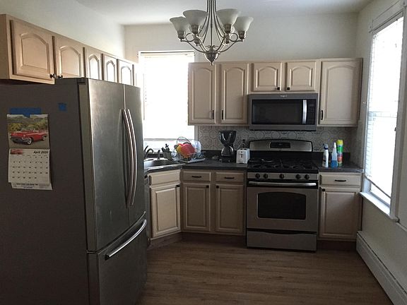 Kitchen (dishwasher on other side of fridge)