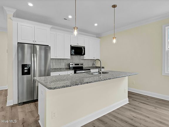 4th image of 209 NE 78th Street
