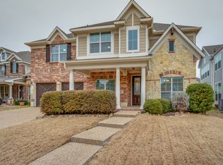 921 Oglethorpe Ln, Aubrey, TX 76227
