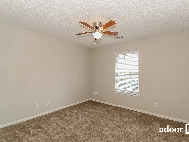 519 Grandview Cir — Photo 9