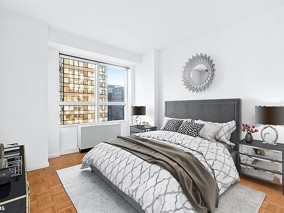 4th image of 146 W 57th St APT 51E