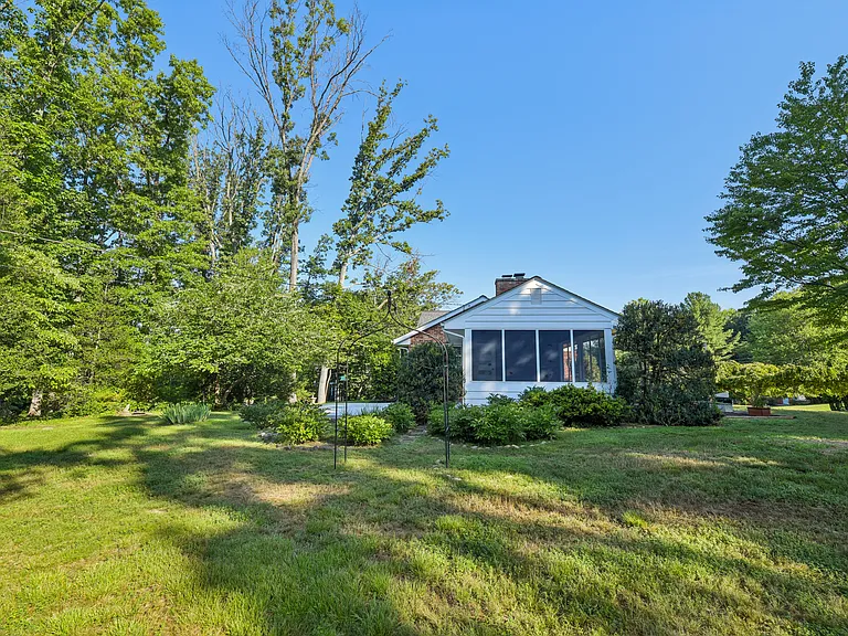1106 Westbriar Ct NE — Photo 36