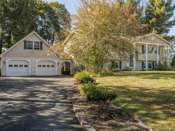 7 Barrett Circle, Warwick, NY 10990