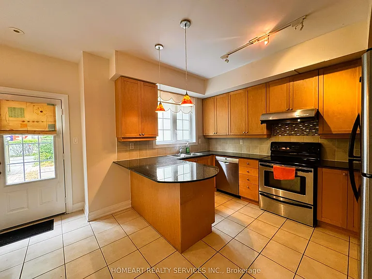 32 Glendora Ave — Photo 13