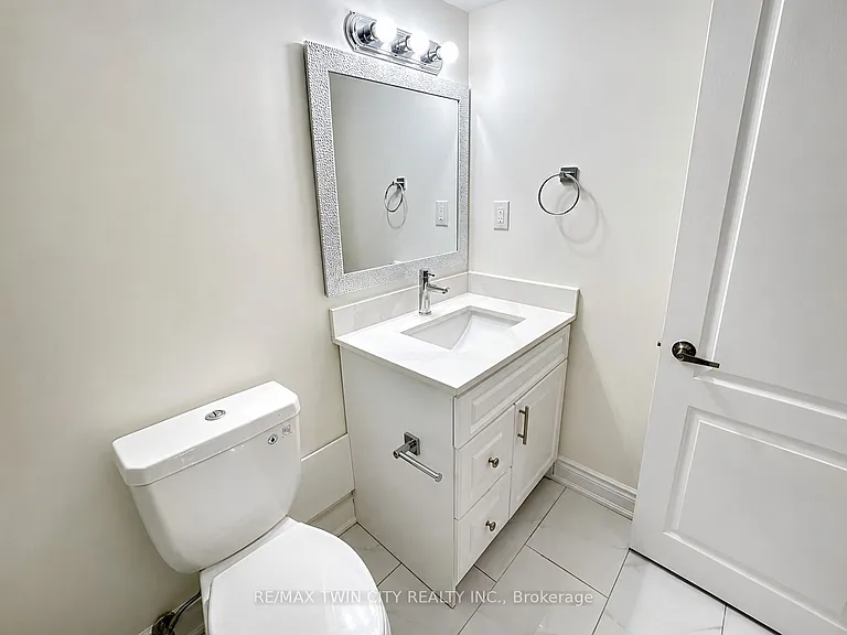 423 Tealby Cres #BASEMENT — Photo 12