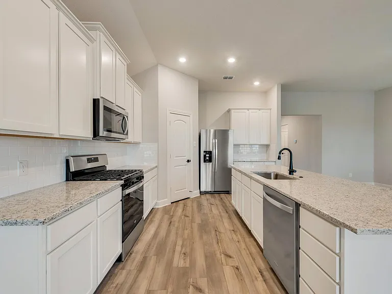 800 Jackel Dr — Photo 8
