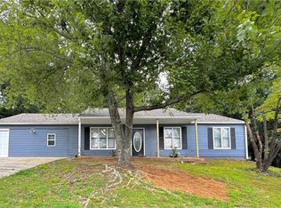 321 Knollwood Ln, Woodstock, GA 30188