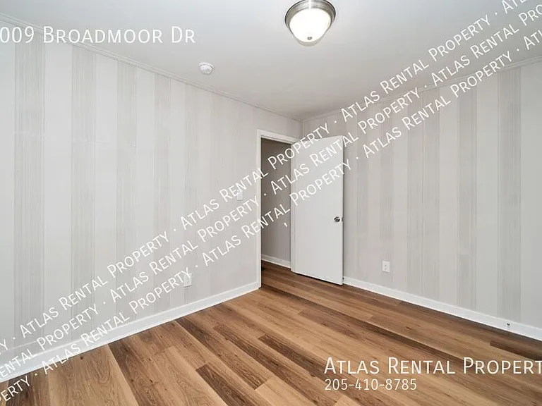 1009 Broadmoor Dr — Photo 11