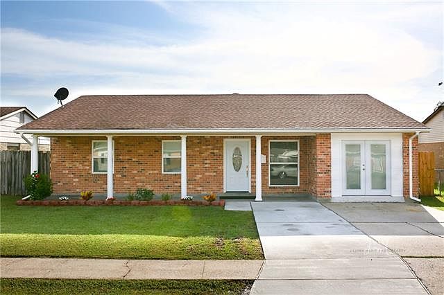 1st image of 404 Bannerwood Dr