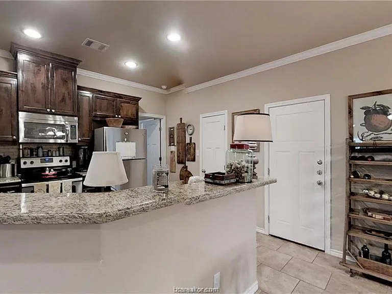 4020 Golden Eagle Dr #B — Photo 7