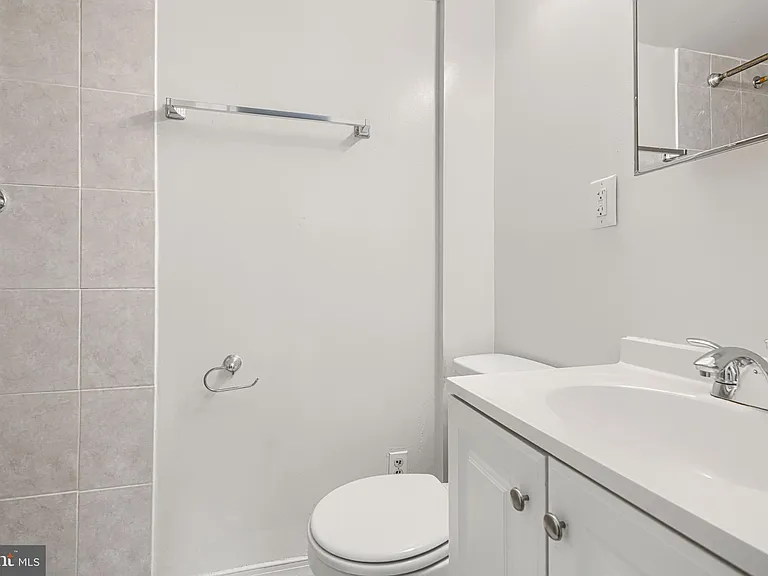 1138 W Lombard St — Photo 19