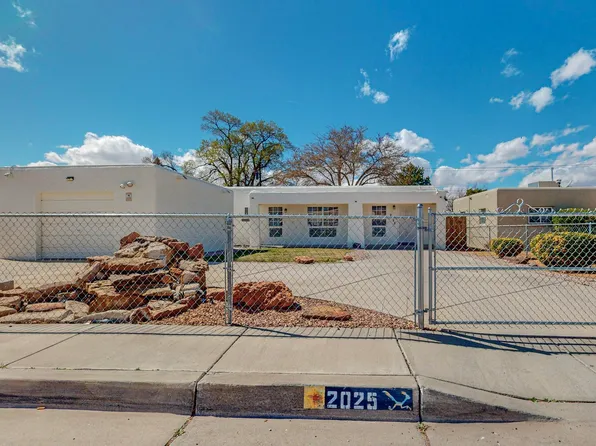 2025 Madeira Dr NE, Albuquerque, NM 87110