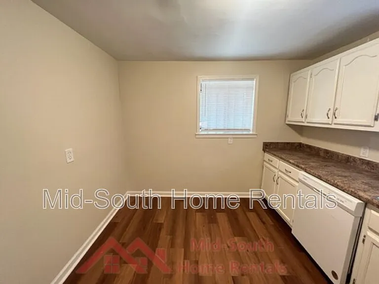 858 Eyers Rd — Photo 8