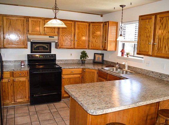 5th image of 2915 Bluebird Ln