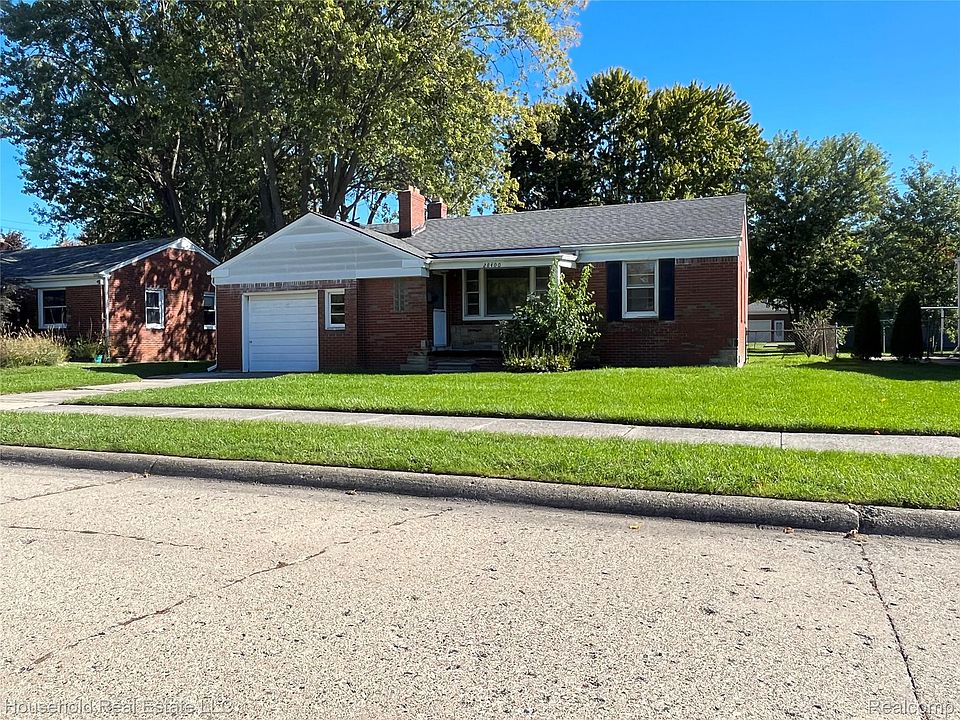 28400 Ursuline St, photo 2