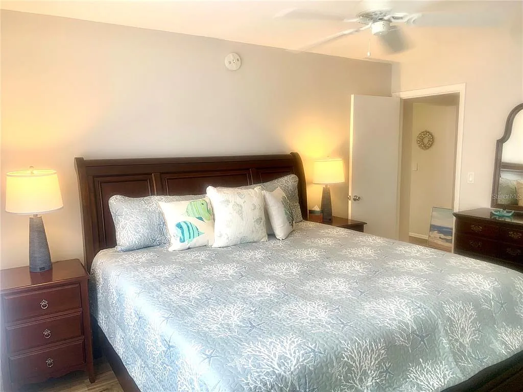 2 bed, 2.0 bath, 1480 sqft, $2,300 — Photo 4