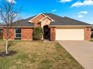 1610 Still Meadow Dr, Kaufman, TX 75142