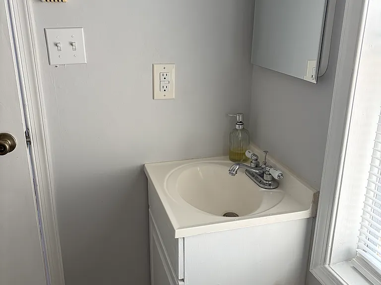 104 Waverly Ave #1 — Photo 7