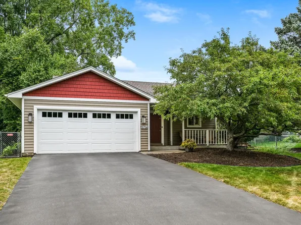 5736 Turtle Lake Rd, Shoreview, MN 55126