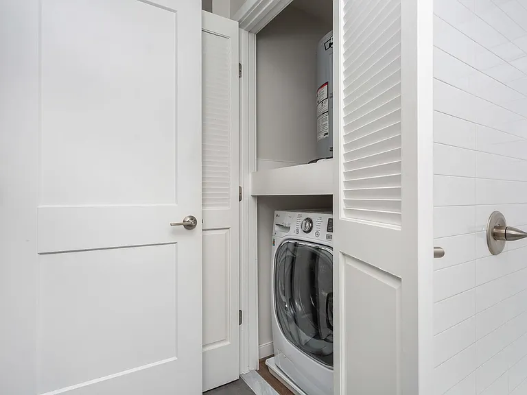 815 Park Ave — Photo 21