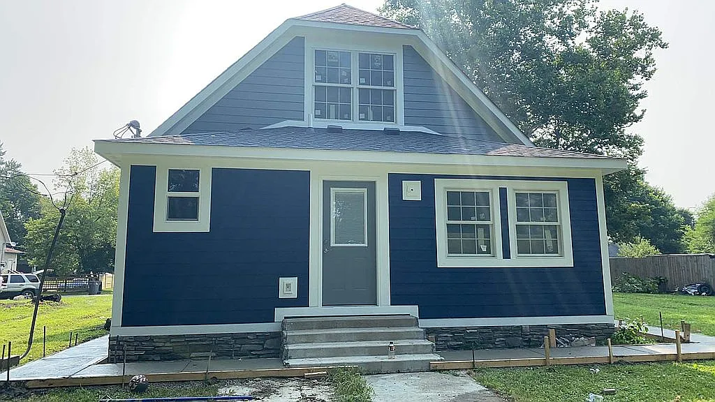1338 Sharon Ave photo 1
