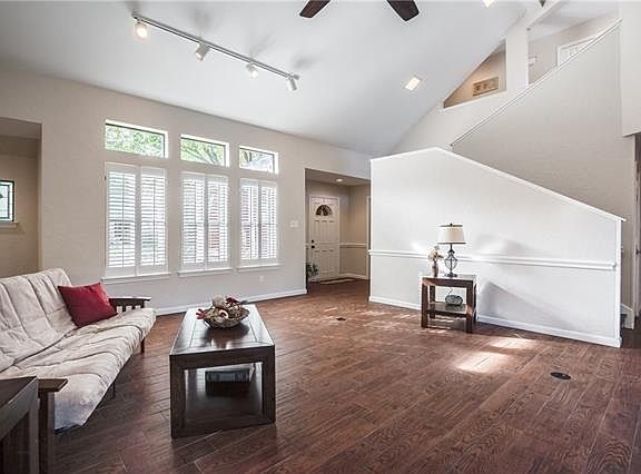4th image of 6305 Hickory Hill Dr