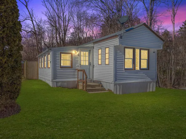 12 Parker Avenue, Raymond, NH 03077