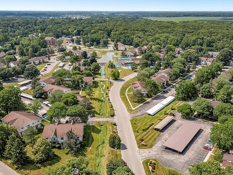 Castle Pointe — Photo 21